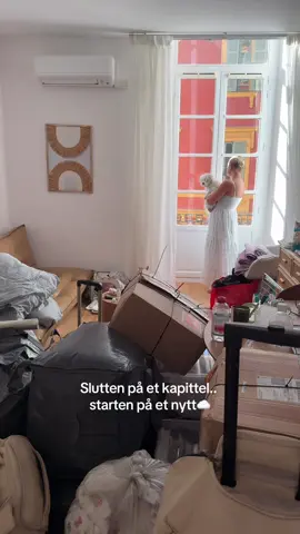 En ny start☁️ Det er en lettelse og med hjertesorg vi flytter..🥺 Til en ny start i Norge✈️🥂🇳🇴 #newbeggining #newbegginings 