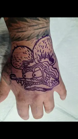 #ratfink #tattootiktok #tattoo #tattootherapy #handtattoo 