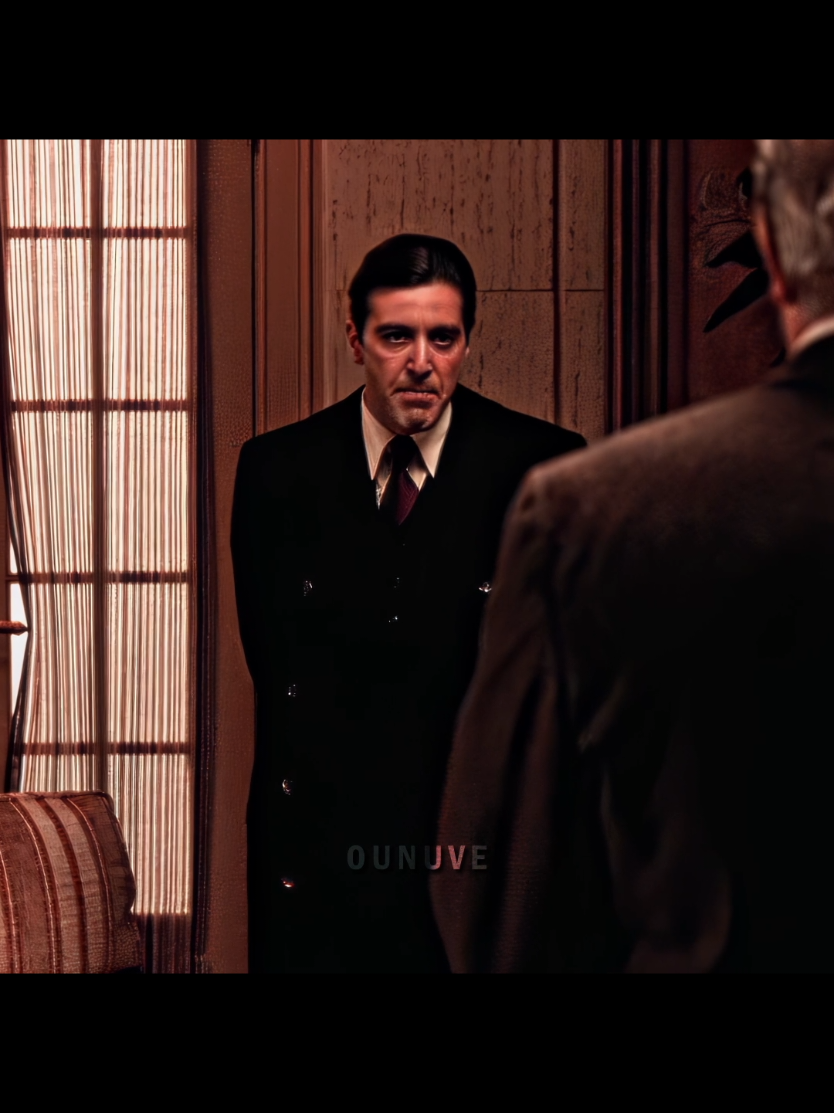 These looks #alpacino #scarface #michaelcorleone 