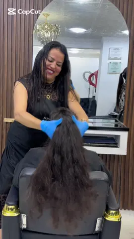 👑 La reine des balayages 👑👑 Couleurs de cheveux qui attirent tous les regards ✨ Un balayage de haute qualité avec une touche artistique qui révèle ta beauté 🌸 Réserve ton rendez-vous maintenant et laisse tes cheveux raconter ton histoire 💇‍♀️💖 🔥 Pas n’importe quel balayage… une touche artistique qui te fait briller et te rend unique ✨ Prête pour le changement ? 💕#balayage #creatorsearchinsight #hairstyle #Summer #hair 