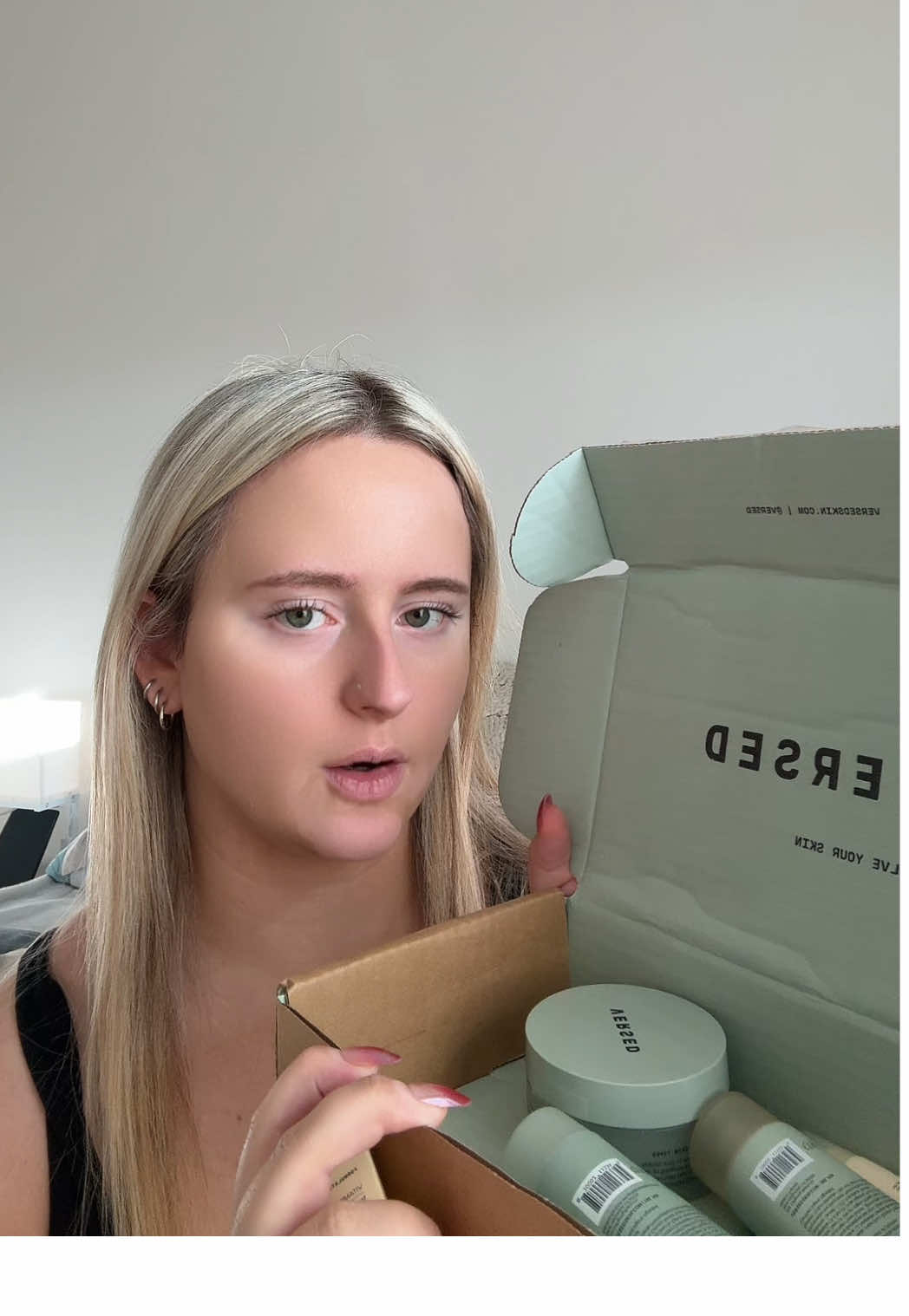 This would be the PERFECT Christmas gift this year!!!  A full skincare beauty box of their bestsellers @Versed Skin 😻 Absolutely obsessed already!!!  Tap the orange cat to grab your own now, and maybe one as a gift for this upcoming holiday season 😉🩵 #fyp #blackfriday #skincare #beauty #falldealsforyou 