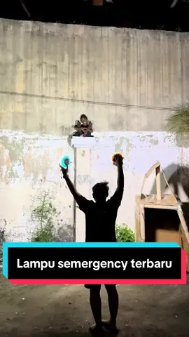 Lampu emergency terbaru dari H2S buat mati lampu di rumah kalian cocok , atau untuk camping dan kegiatan outdoor bosku. #lampu #lampuemergency #lampuoutdoor #lampucamping #lampusorot 