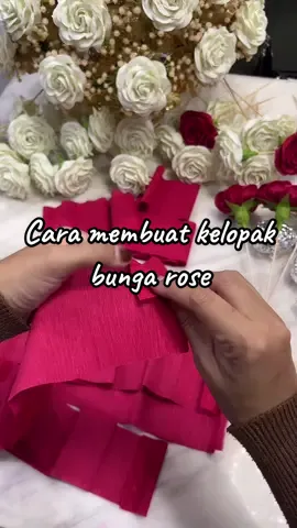 Lembutkan jari jemari sedikit ye😬#crepepaper #crepepaperflower #bungatelurcrepe #bungatelur #fypシ゚ 