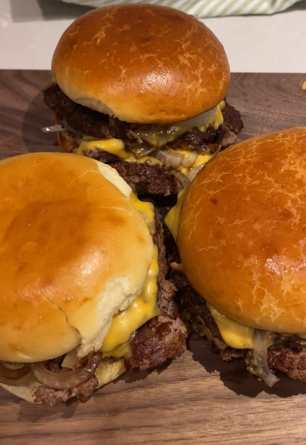 Smash Burgers 💕 #food #asmr #packinglunchformyfiance #lunchbox #lunch