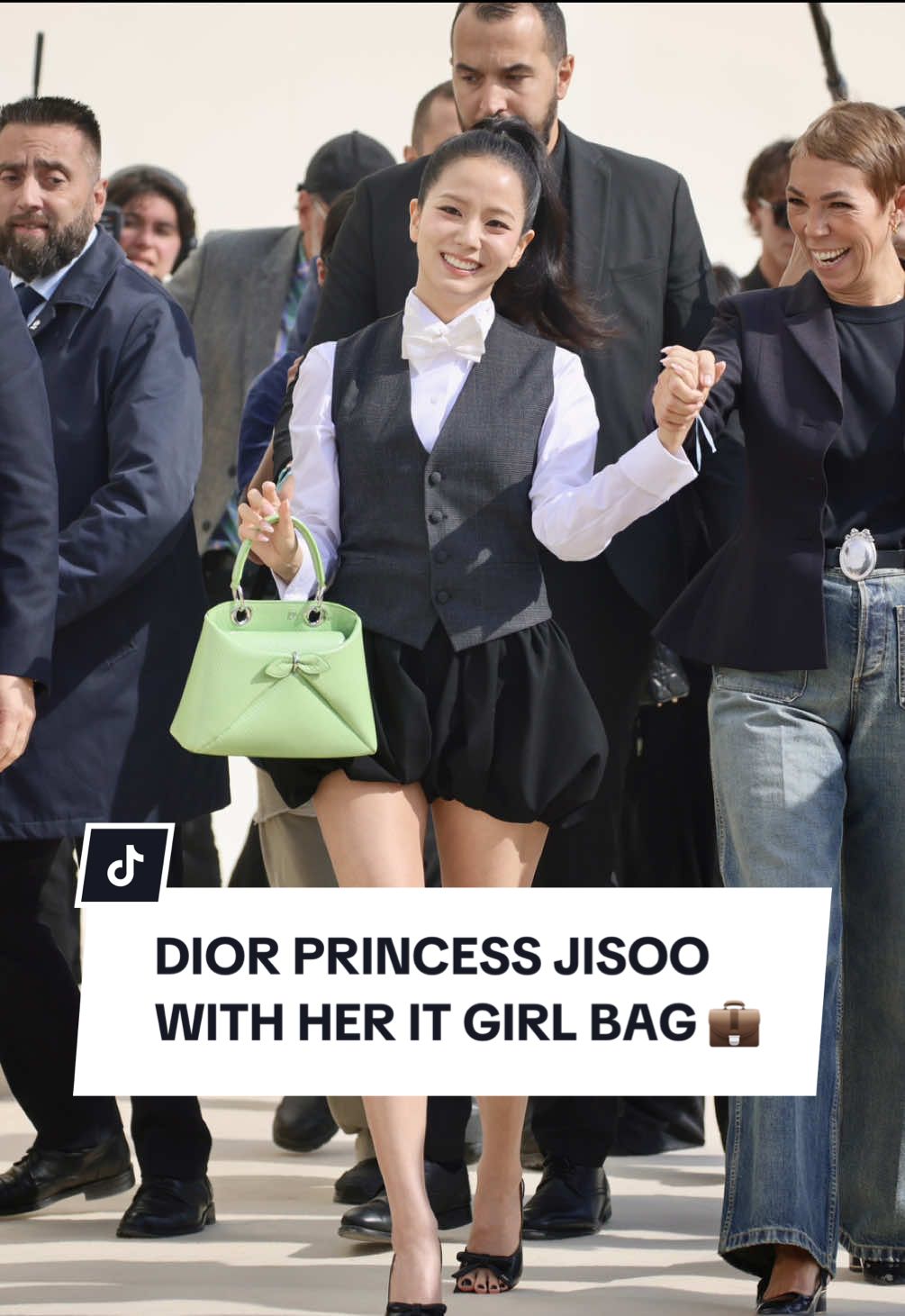 Because one look at our @Dior princess @JISOO is never enough 👑 How ethereal does she look? Serving, as always 🖤 Only the best for our Jisoo, and we’re def keeping that adorbs bag she's carrying in our wishlist. IT-bag alert?👀 Video: Davide Lamazzi/Getty Images Cover Image: Neil Mockford/GC Images #Jisoo #지수 #KimJisoo #김지수 #Sooyaaa_ #JisooBlackpink #Blackpink #블랙 #Blinks #BlackpinkInYourArea #JisooEdit #JisooFancam #JisooEdits #JisooDior #JisooStyle #JisooClips #JisooVideo #JisooXDior #Dior #DiorSS26 #JonathanAnderson #FZINE