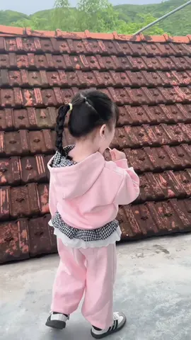 Quần áo thu đông, Sét áo khoác kitty mix quần viền kẻ nỉ ép 2 da cho bé gái#lienkettiktokshop #banhangonline #xaykenh #xuhuong #thoitrangtreem 