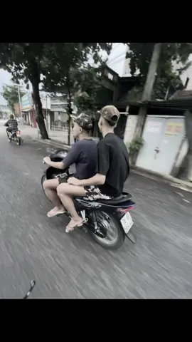 生活并不总是美好的,“要想看到彩虹,就得 接受风雨......! 