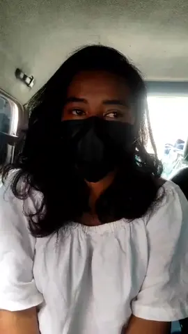 La porte-parole de la Gen Y (Millennials) a annoncé sur la page que ses membres ainsi que leurs familles ont été victimes de menaces de mort. Pour rappel, la Gen Y est un collectif bénévole qui, depuis quelques jours, s’occupe du ravitaillement en eau et de la distribution d’aides diverses aux manifestants. Nous condamnons fermement ce genre de pratiques honteuses, et la Gen Z ainsi que toute la population malgache vous apportent tout notre soutien. #genzmadagasikara #GenYMadagascar #freemadagascar✊🏾🇲🇬 #manifestation #madagascar 