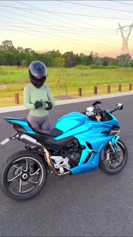 Lady riders,  we have such elegance and beauty, matches the motorbike beautifully, empowering 🥰❤️👌💯 #superbike  #motorbike  #twowheels #fyp #viral 