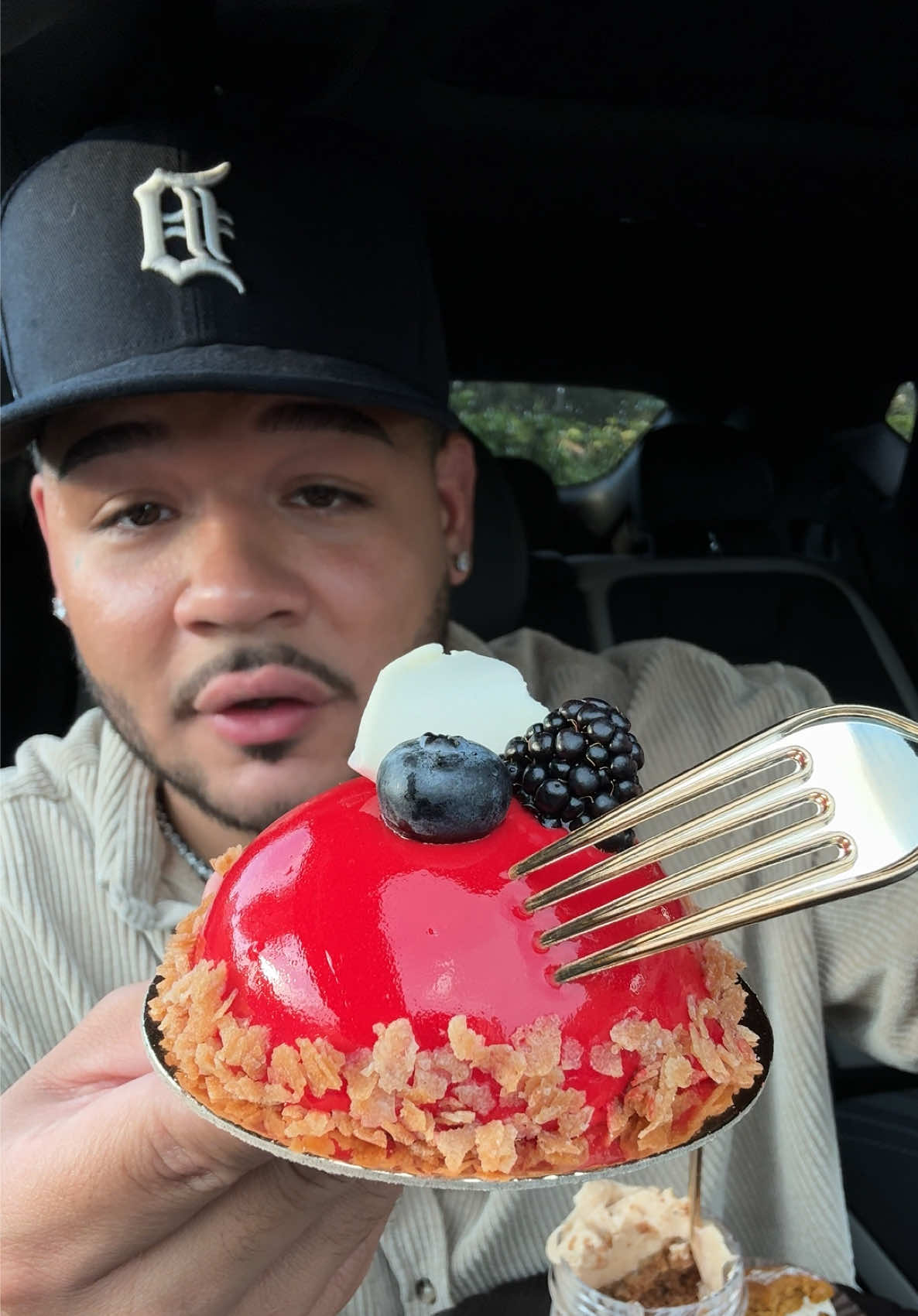 PART 2 AT @smallcakes Clermont I VISITED THEIR LAKE MARY LOCATION & HAD SOME AMAZINGLY BEAUTIFUL DESSERTS! #desserts #chocolatecake #orlandofoodie #orlandofood #desserttiktok 