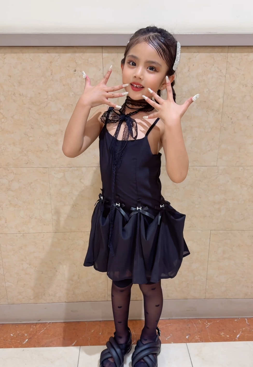 3way one-piece 紹介🖤 1着で可愛いが3パターン🤭🌈✨ #lalankids #3wayワンピース #お洒落大好き #キッズモデル #followme