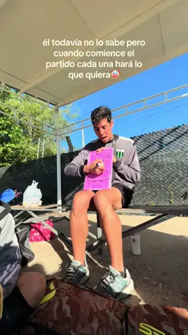 Pobre niks ya está arto 😂  #hockeytiktoks #hockey #amigos #jugadores 