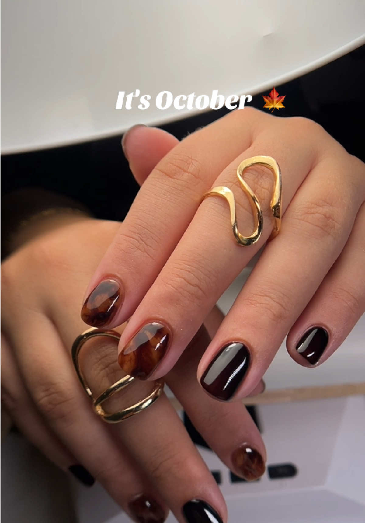 It's O c t o b e r 🍁🍂 #fallnails#brownmarble#nailinspo 