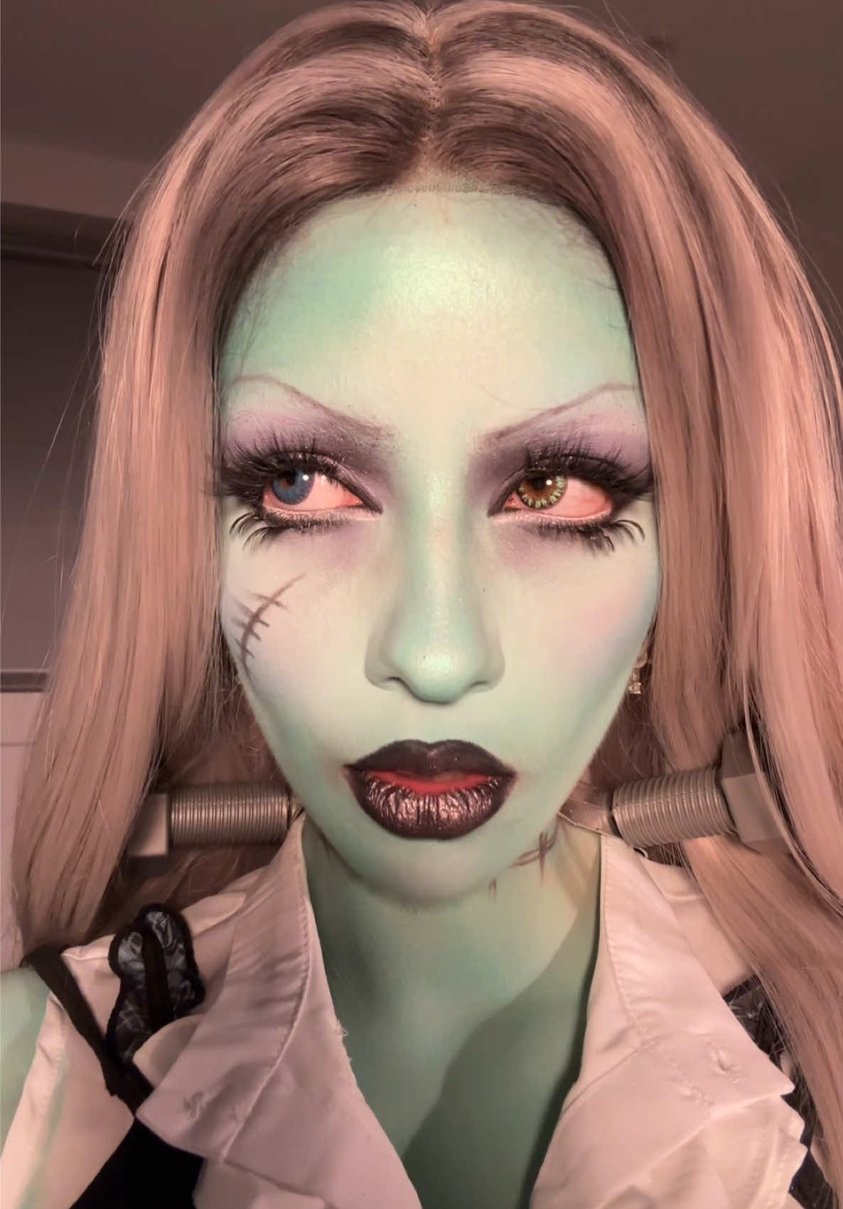 happy october 1st i decided to bring back monster high ☠️🖤