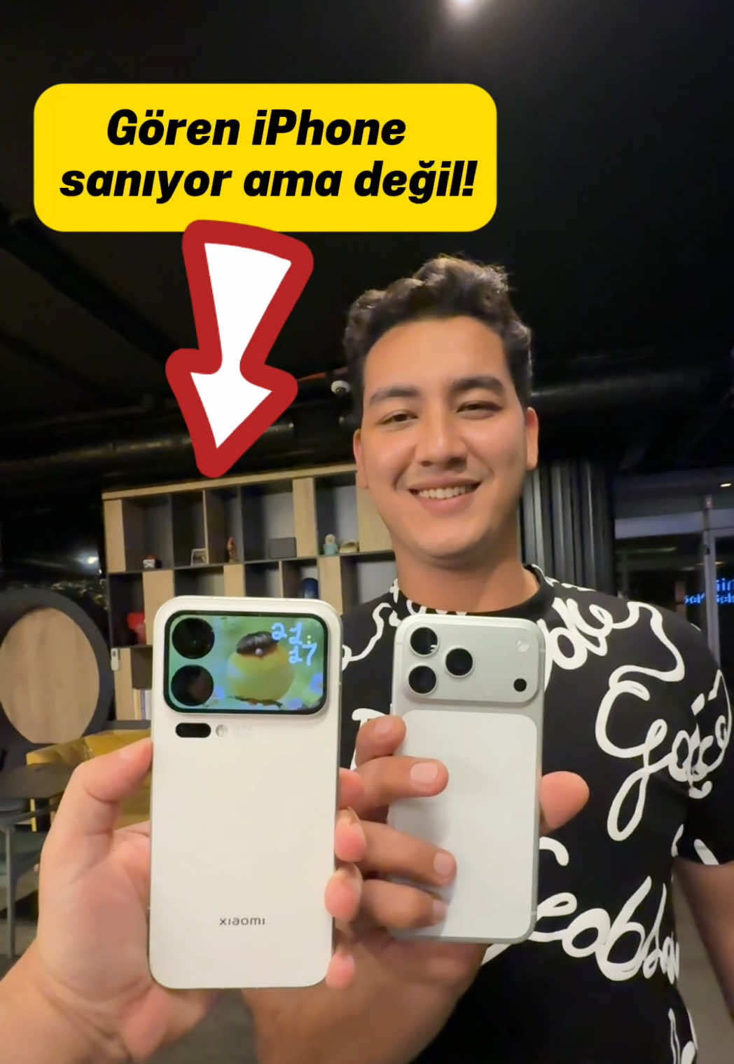 Göre in iPhone sanıyor ama değil! Xiaomi 17 Pro Max videosu @ShiftDelete.Net YouTube kanalında. Siz hangisini seçerdiniz? 
