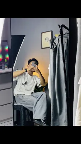 🥶🥶 #baggyjeans #inspirasioutfit #outfitideas 