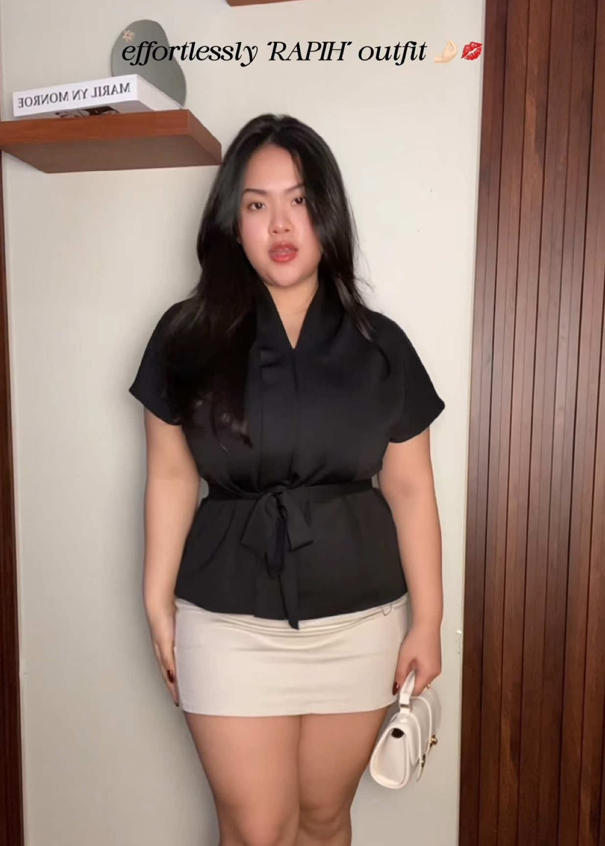 blousenya sat set tapi cantik, rapih, elegan 🤌🏻✨ #outfitideas #midsize #outfitinspo #elegantstyle 