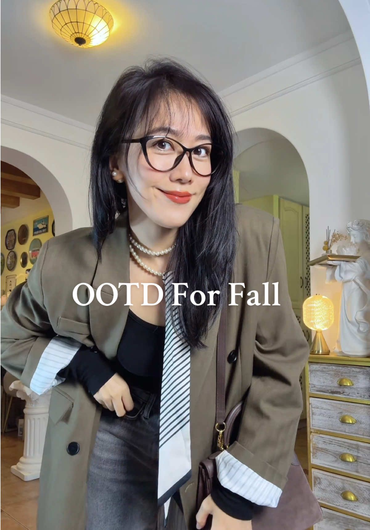 Kinda busy 😎#OOTD #style #girls #fyp #outfit 