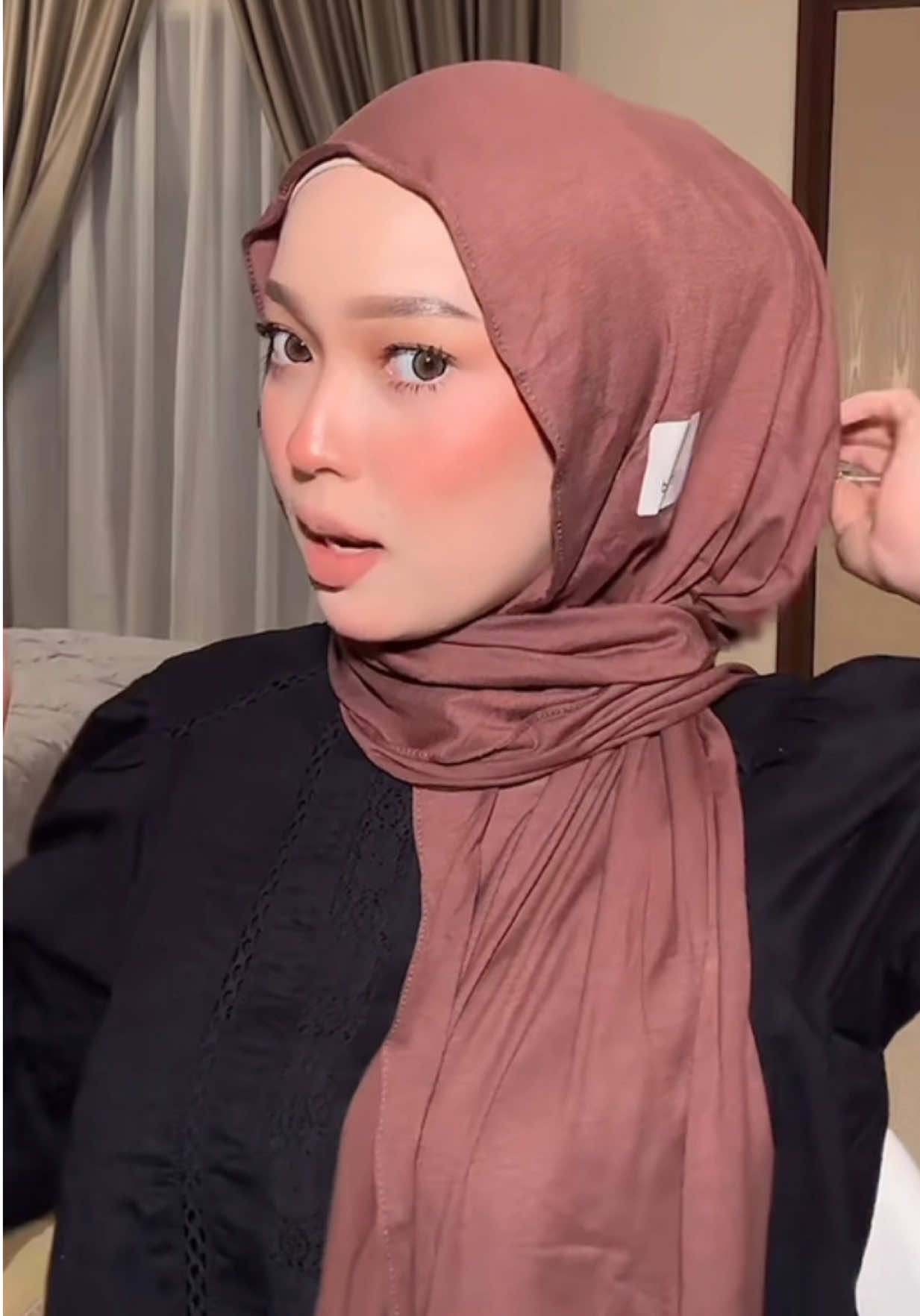 Shawl hoodie viral tengah murah material cotton jersey #shawlhoodie #hoodieshawl #shawlviral #shawlmurah #shawljersey