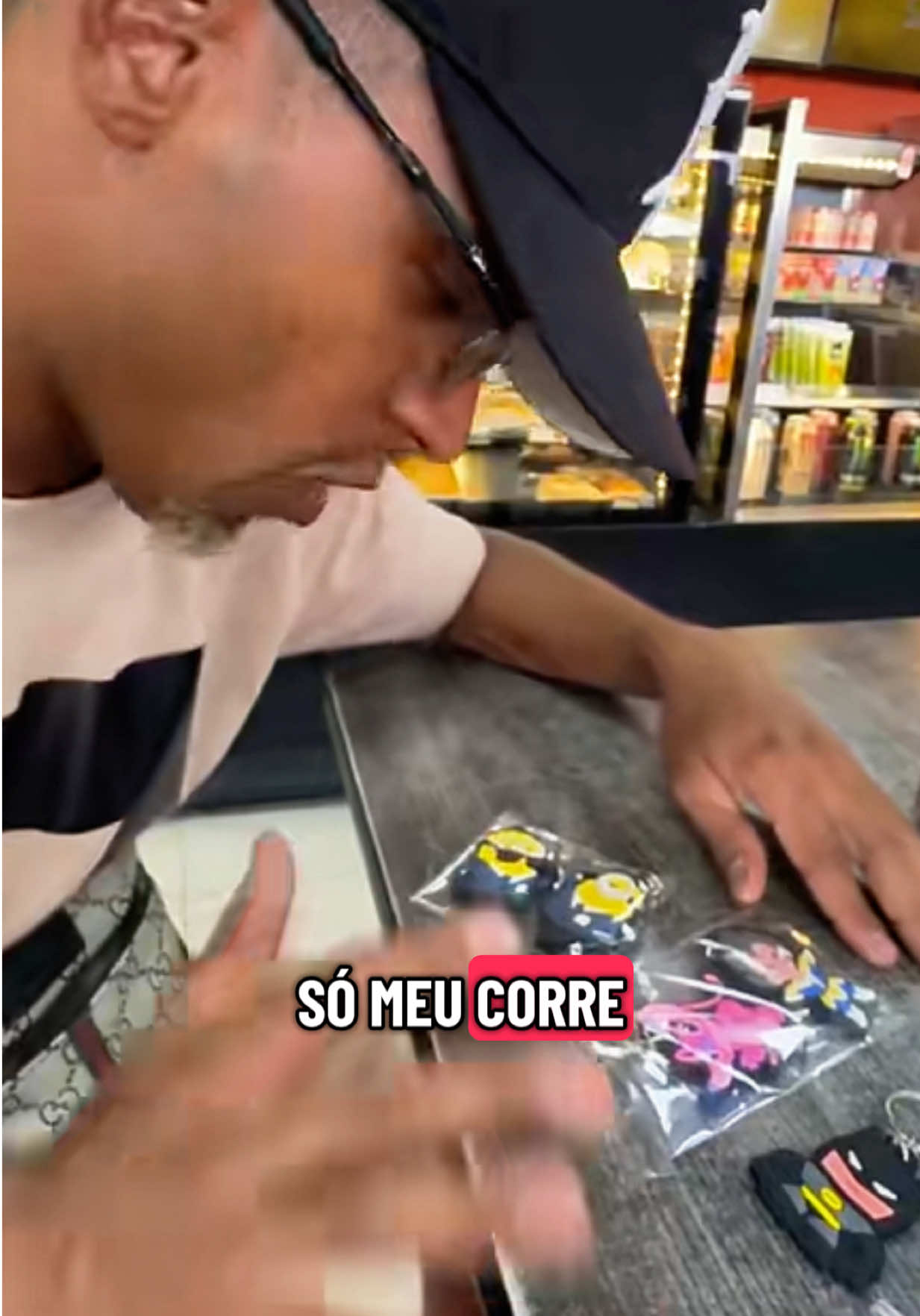 Na quebrada tem sempre um desse 🤣🤣🤣 #crisdoguincho #morrodotoramento #humor #engracado #comedia 