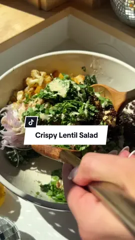 Fall salad of my dreams! #crispylentils #fallsalad #lentils 