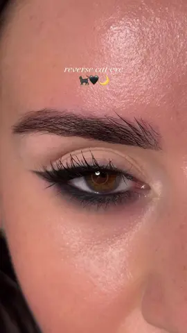 🖤  Products:  @Armani beauty M @Lancôme dow palette „Smokey Chic”  #eyemakeup #cateyemakeup #eyelinertutorial #lancomepoland #armanibeautypoland 