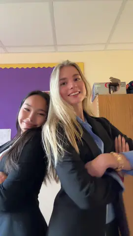 @Dana ✨ 😜#boardingschool #viral #fyp #england #sixform 
