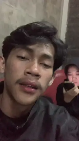 juohh ws main sepatu de e cah😂