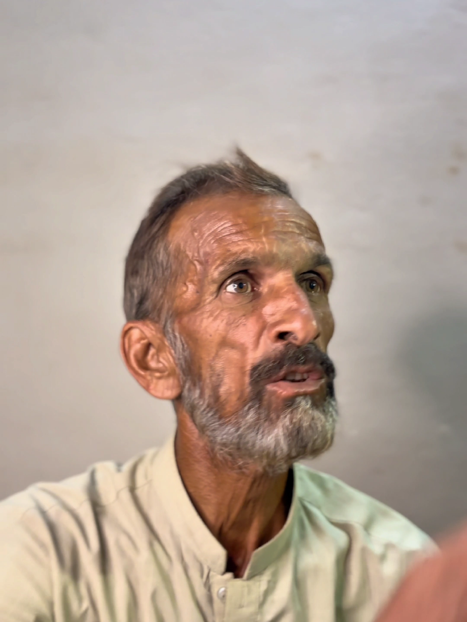 Kaan Pakr Loo 🤣 #pothwari #funnyvedio #viralditiktok2022 #comedy_category_mu #tiktok_pakistan 