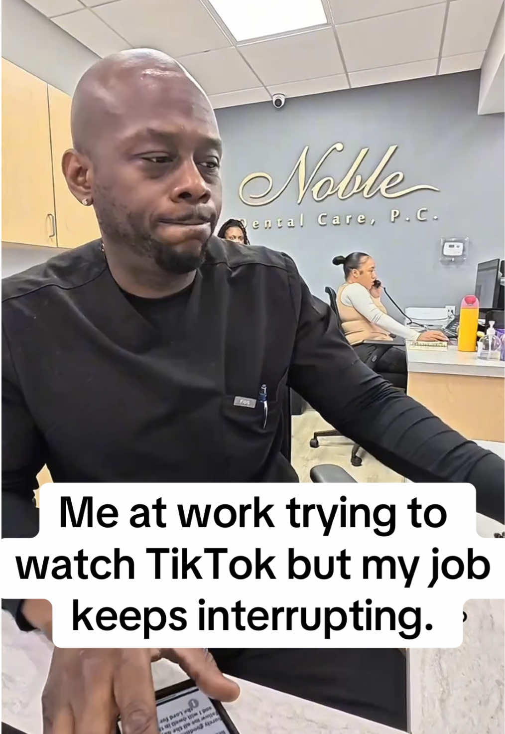 3 swipes into your FYP and suddenly they need you to do your job 🙄...👀 #DentalTeam #DentalOfficeHumor #NYCDentist #ParkSlope #DentalAssistant