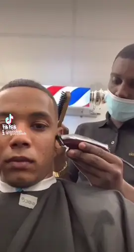 #pourtoi #974 le coiffeur qui travaille le lundi 😴😂😅