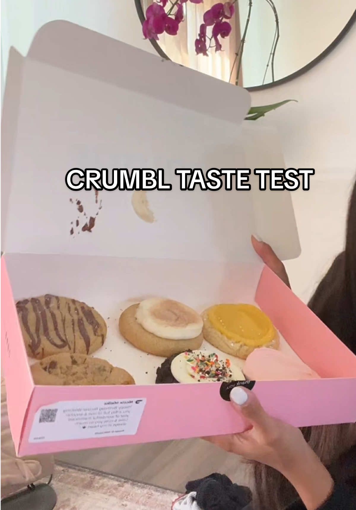 Okay @Crumbl I see you!! Thank you @chandlargrossaint 🫶🫶🫶 #crumbl #tastetest #crumblecookiereview 