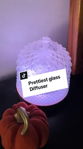 This is my favorite glass essential oil diffuser! It’s so pretty and not plastic! lol. I run mine everyday 🥰. #diffuser #essentialoil #tiktokshopfalldealsforyou #TikTokShopBlackFriday #tiktokshopcybermonday 