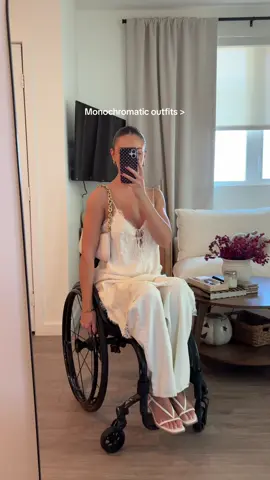 @ZARA #monochromaticoutfit #whitepants #outfitinspo 