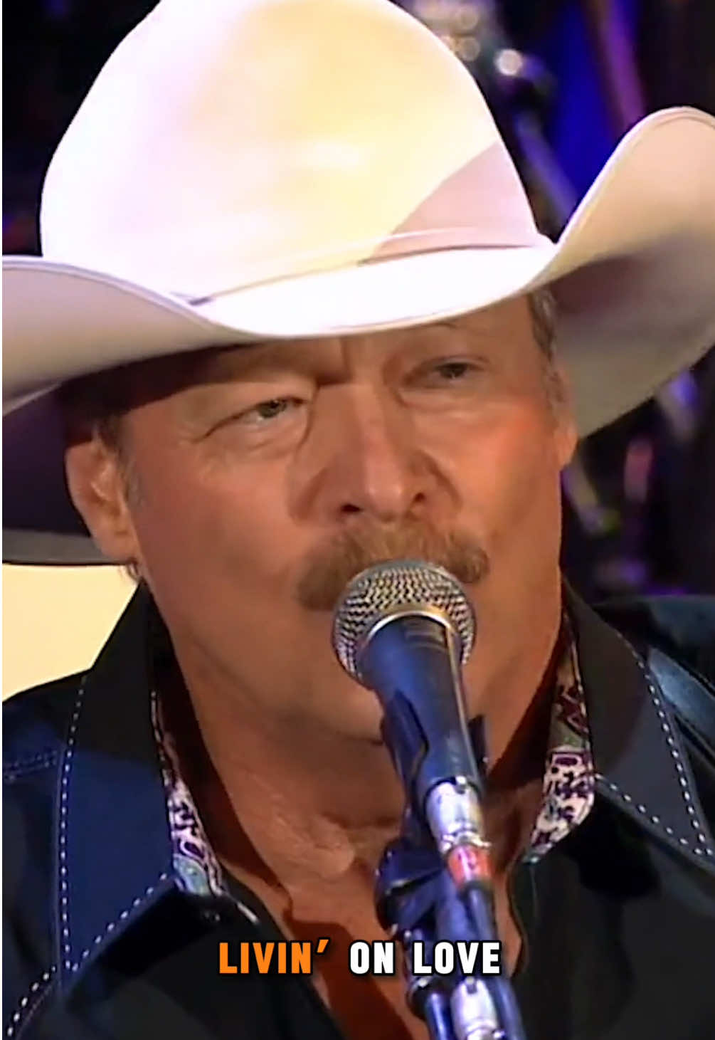 Anyone else #LivinOnLove? #AlanJackson #LiveMusic #RememberWhensday