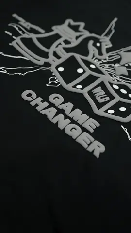 Perpaduan outfit Boxy fit oversized dengan sablon puff foaming ditambah sweatpants dengan cuttingan loose fit yang bikin makin kalcer ootd kalian. Checkout sekarang juga melalui keranjang kuning di atas #WRLDstudios #boxyfit #sweatpants 