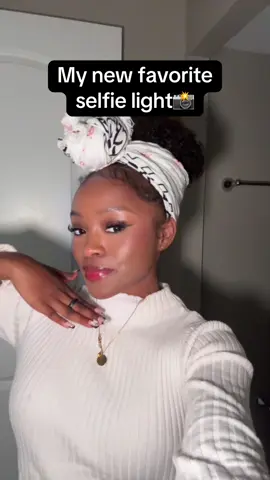 All my girls that stay on the go>>> #creatorsearchinsights #selfielight #ringlight #goodlighting 