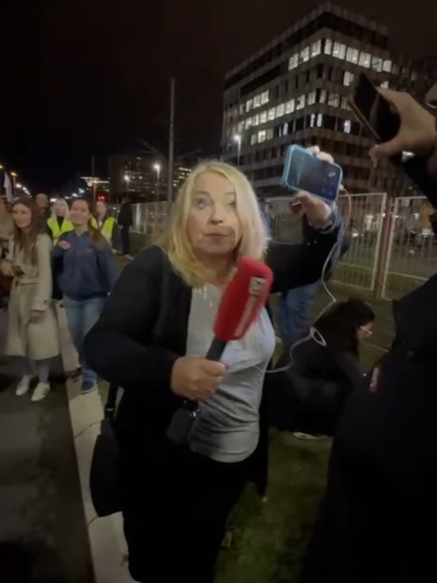 Jel realno da ovoliko maltretiraju ovu zenu?! #srbija #viraltiktok #viral #beograd #viralvideo 