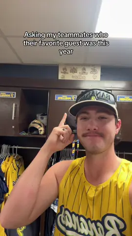 Who was your favorite guess this year? #savannahbananas #iykyk #fyp #specialguest #celebrities @thesavbananas 