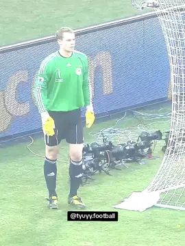 Manuel Neuer 200 IQ Assist 🧠🤩 #football #neuer #iq #footballmoments #footballtiktok 