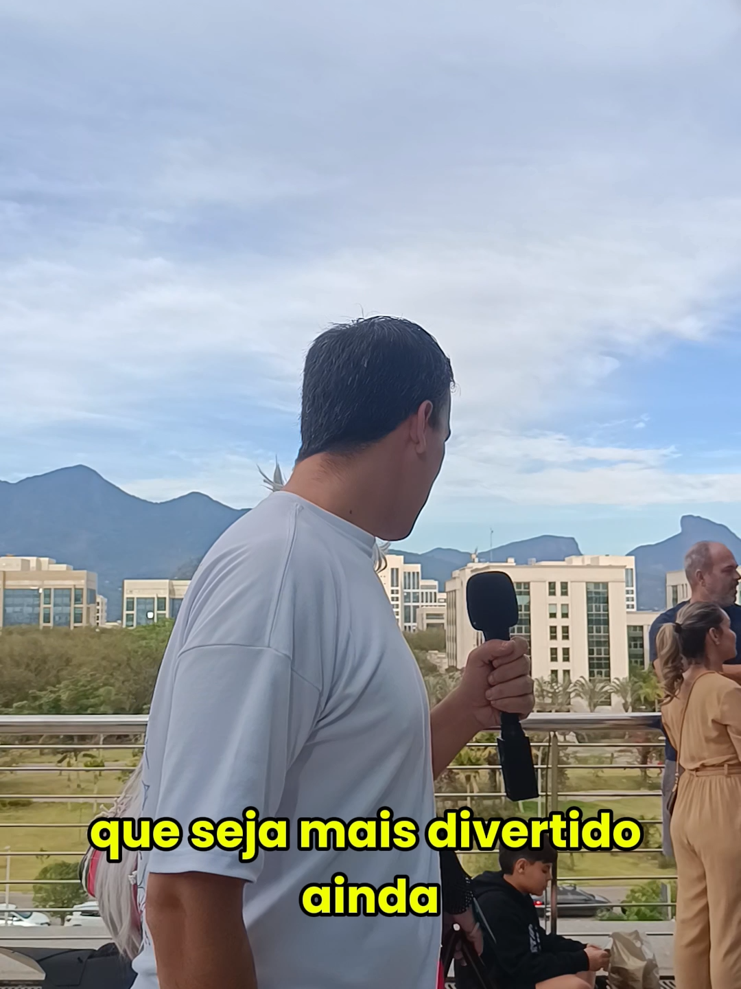 Do nada começaram a dançar soda pop. DO NADA