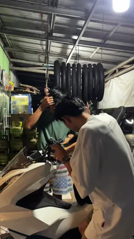 Mekanik ampun mekanik🙇‍♂️😁#pcx160ล้อ17แต่งสวย #pcx150ล้อ17แต่งสวย #penggunaring17 #ring17style #fypage 