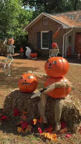 Happy October 1st 🍂🧡 #overthegardenwall #fall #halloween #halloweendecor #spookyseason 