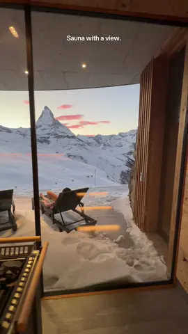 Sauna with a beautiful view in Zermatt 🇨🇭 • • • #zermatt #winter #snow #sauna 