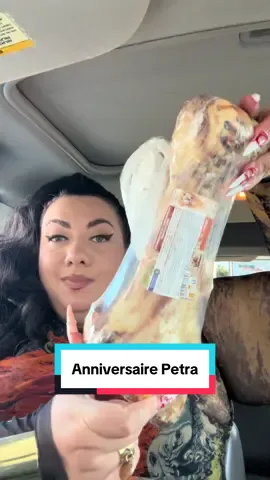 Il y a quelques jours c’était l’anniversaire de Petra et on l’a fêté comme il se doit 🐕 🦴 #rottiesoftiktok #birthday #rott #rottweiler #dogoftiktok 