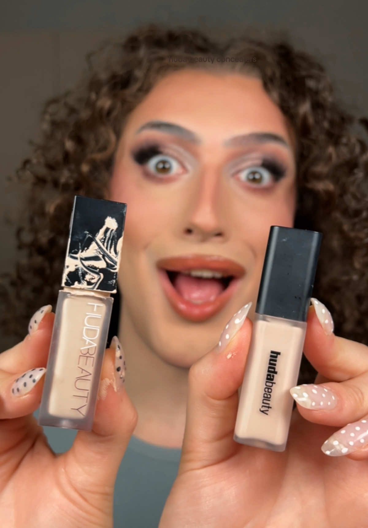 Se ami il makeup saprai che tutti si sono lamentati del packaging degli Huda Beauty concealers , ma ora è finalmente cambiato 😳 Sarà davvero meglio di prima? #newmakeup #makeuptips #beautytips #makeuphack #hudabeauty 