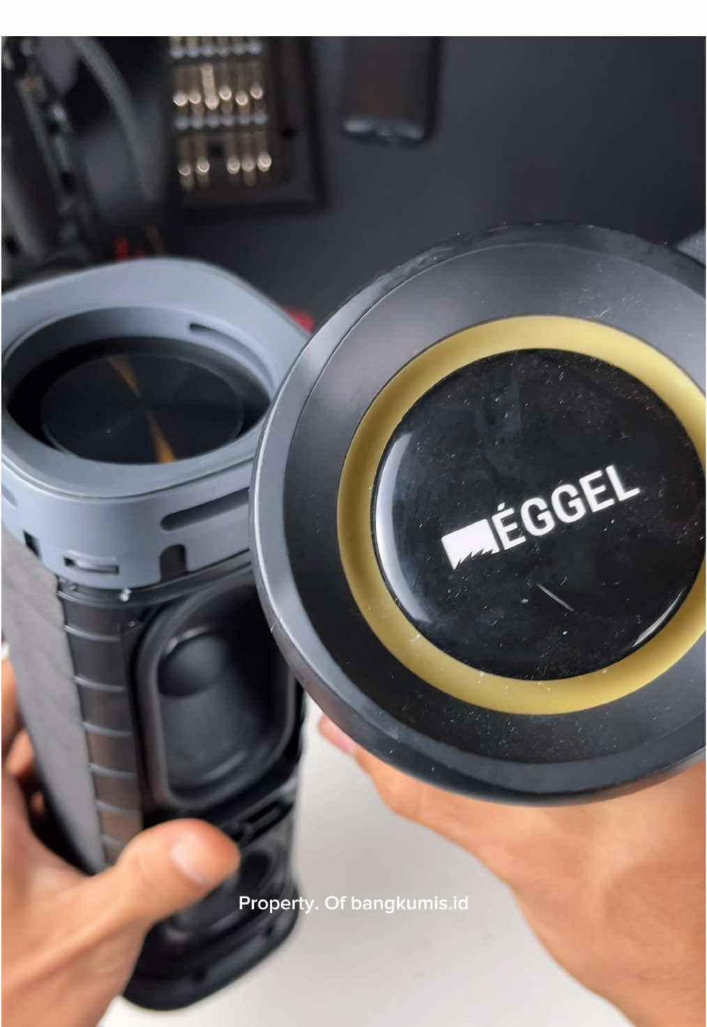 Bongkar cover EGGEL Active 3 Harga 2x lebih murah dibanding EGGEL Terra 3 Plus S . . . #eggelactive3 #eggelterra3plus #speakerportable #paydaysale #bangkumis 