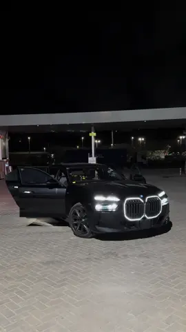 This is the type of car you buy & get a chauffeur #bmw #cars #7series #chauffeur #luxury 
