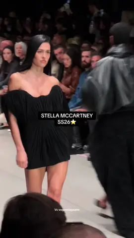 Thought on STELLA MCCARTNEY SS26?!?! 🙈😍 #stellamccartney #pfw #ss26 #TikTokFashion #fashiontok vc voguemagazine