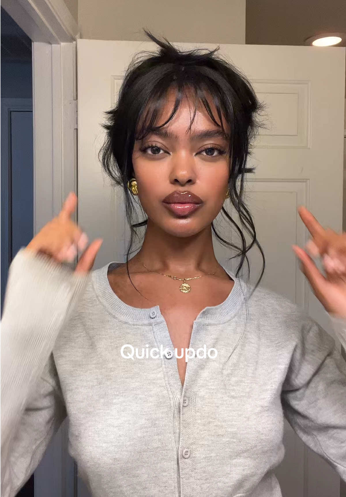My go to when I want something cute but I’m lazy 🤍 #updohairstyle #hairtutorial #updo #90shairstyle 